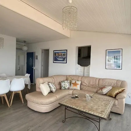 7528 Apartament In *